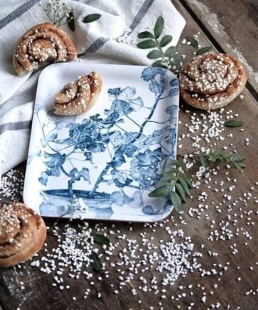 Emma Sjodin: Tray, Blue Geranium