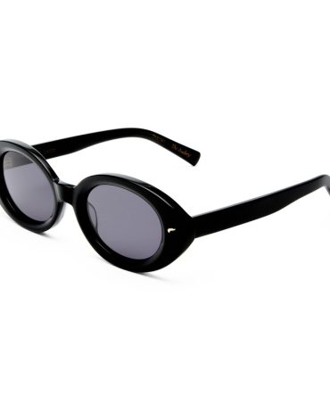 The Audrey 2531803 black/smoke tint lens